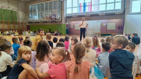 prvošolci _ oš miroslava vilharja  (12)